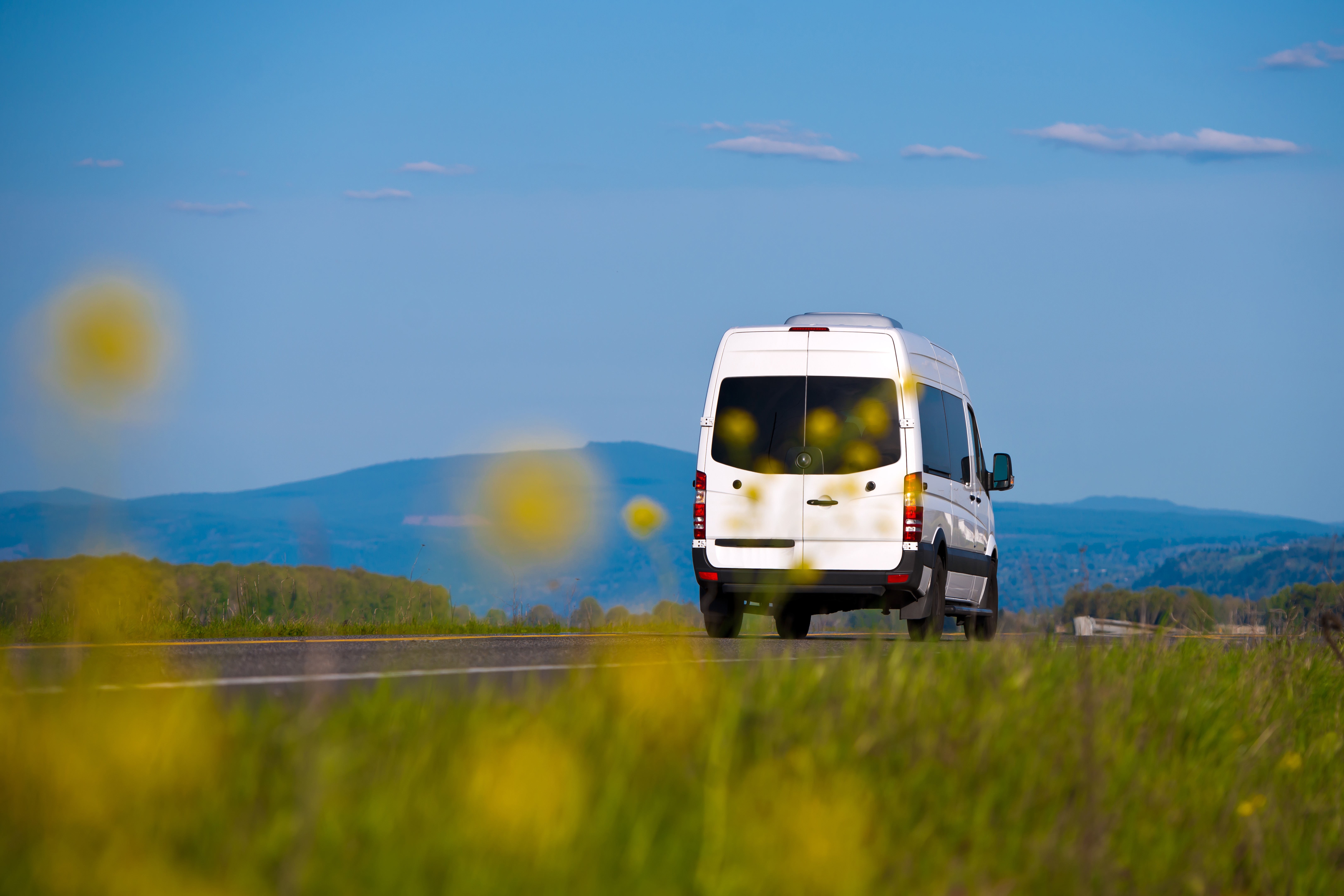 Cargo van inscribed in the natural landscape SafetySkills