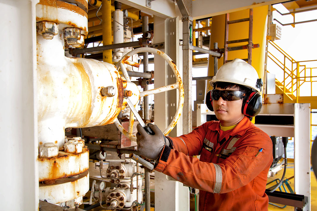 Safety jobs oil and gas industry